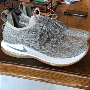 Nike Lebron XV lowtops